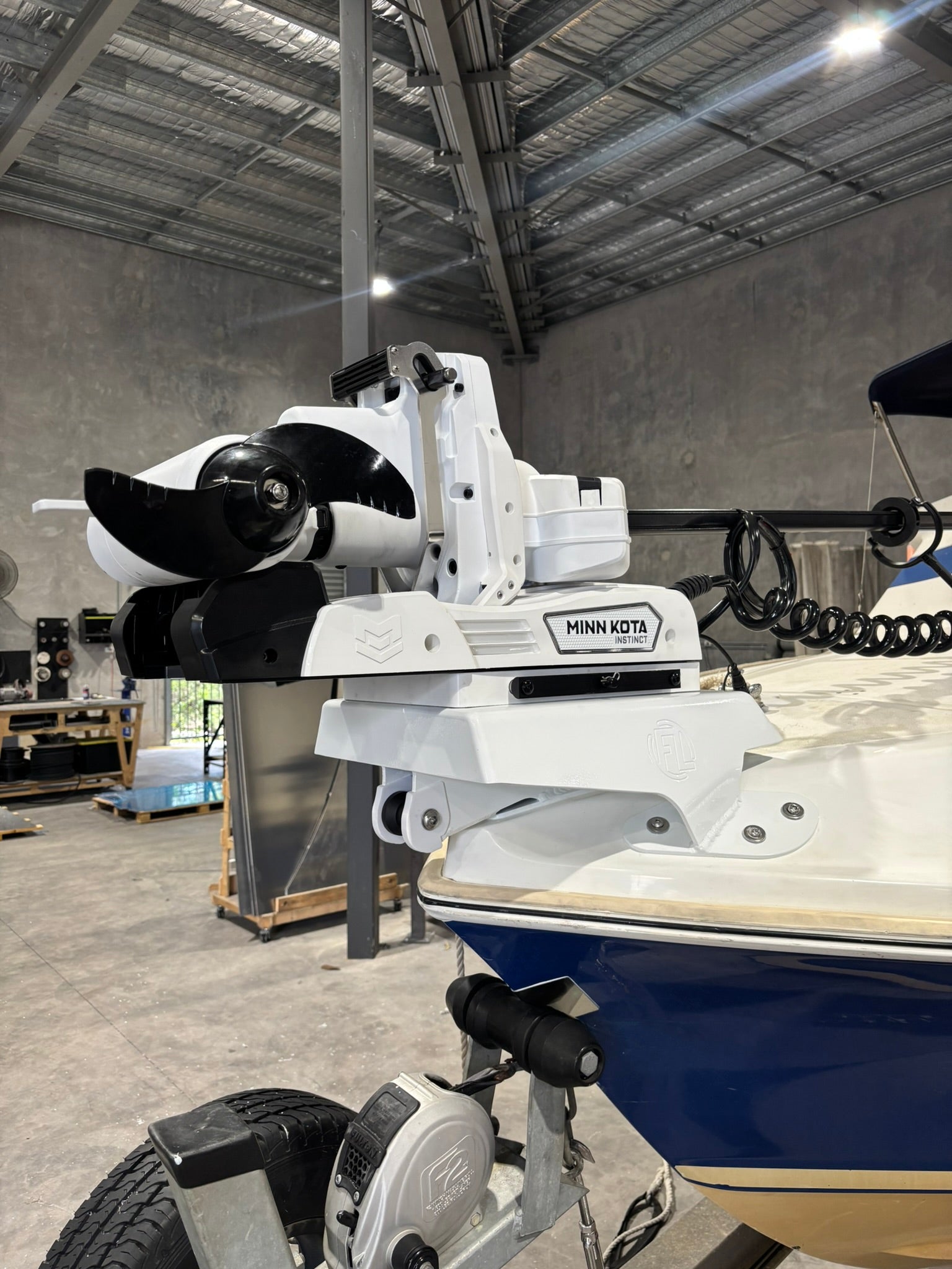 Haines Hunter V17L Trolling Motor Mount integrated anchor roller