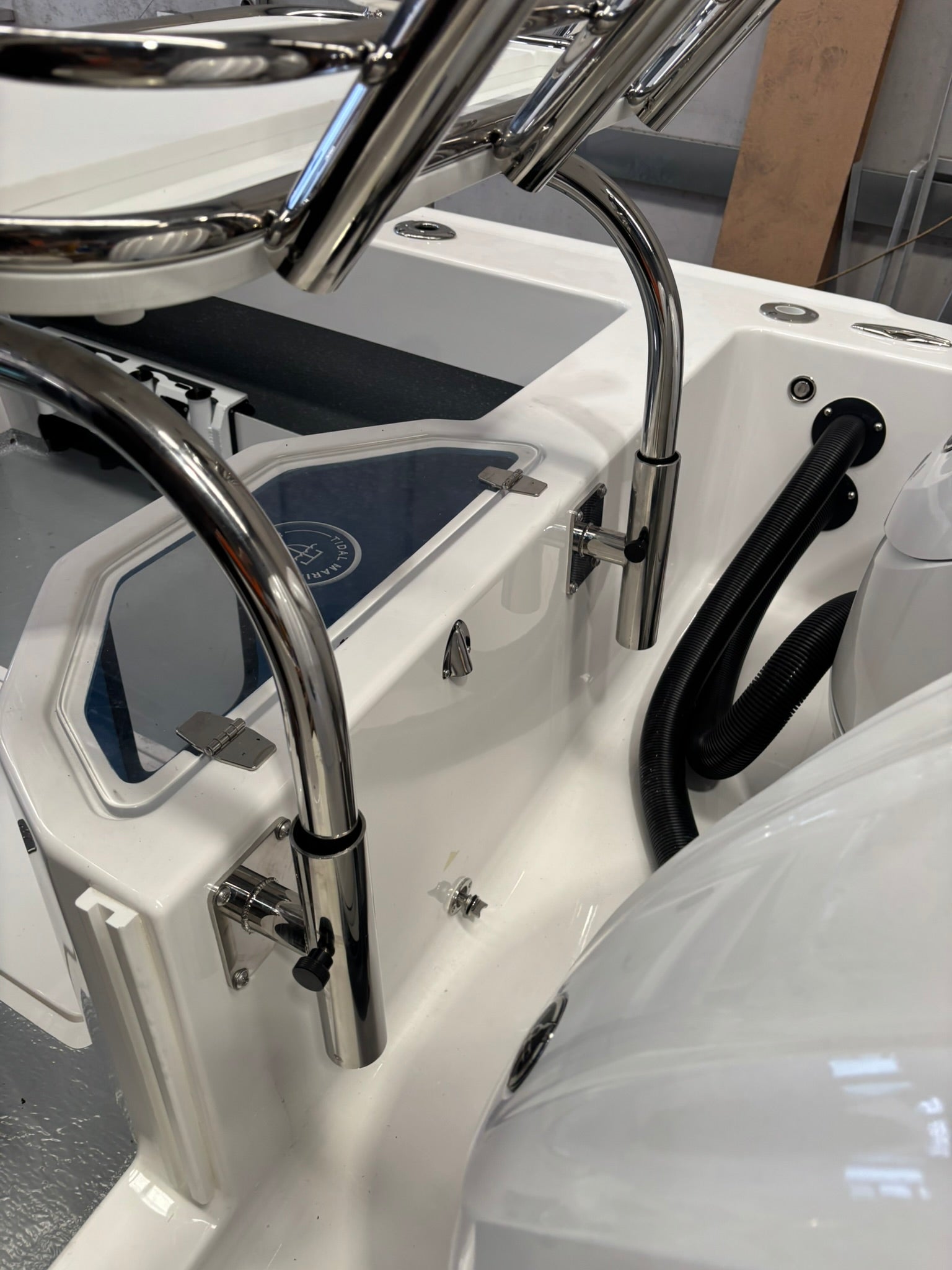 Transom Mounted Stainless Steel Bait Board 750x450mm image 2