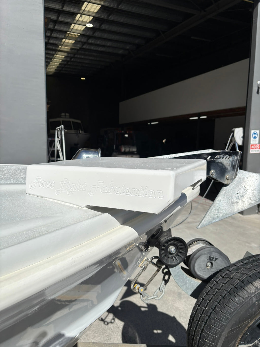 Haines Hunter V19 Trolling Motor Mount image 2