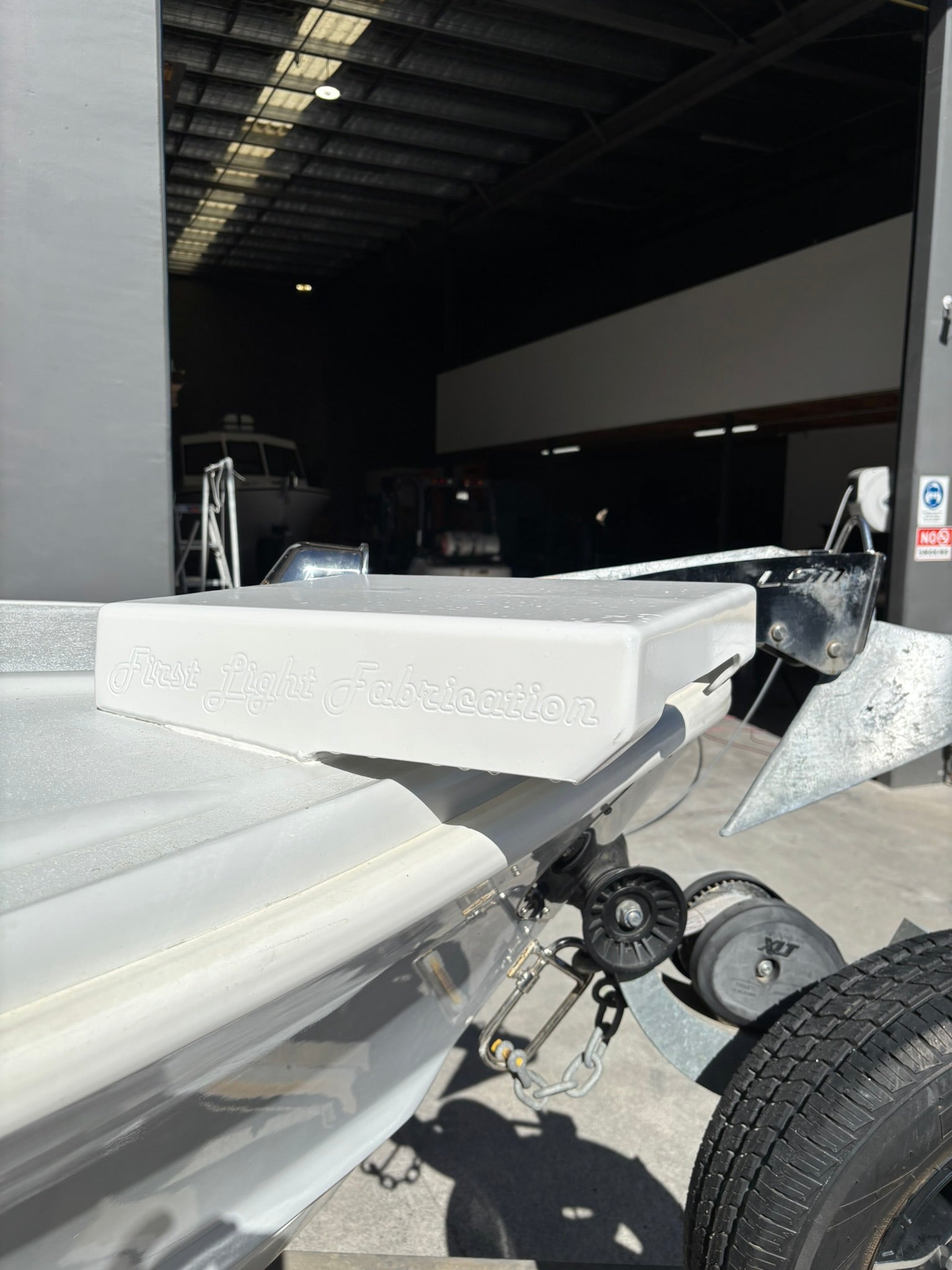 Haines Hunter V19 Trolling Motor Mount image 2