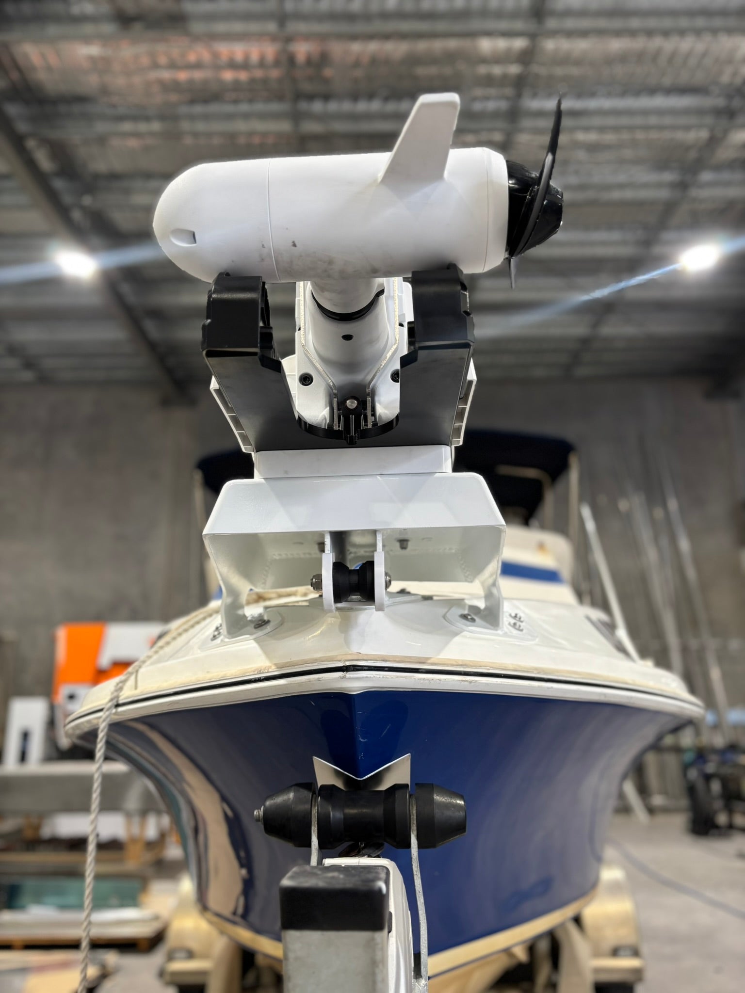 Haines Hunter V17L Trolling Motor Mount integrated anchor roller
